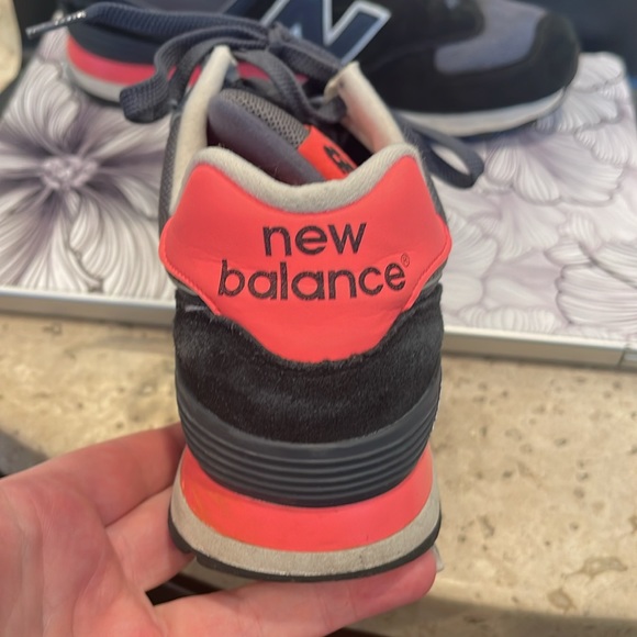 New Balance 574 - Picture 2 of 3